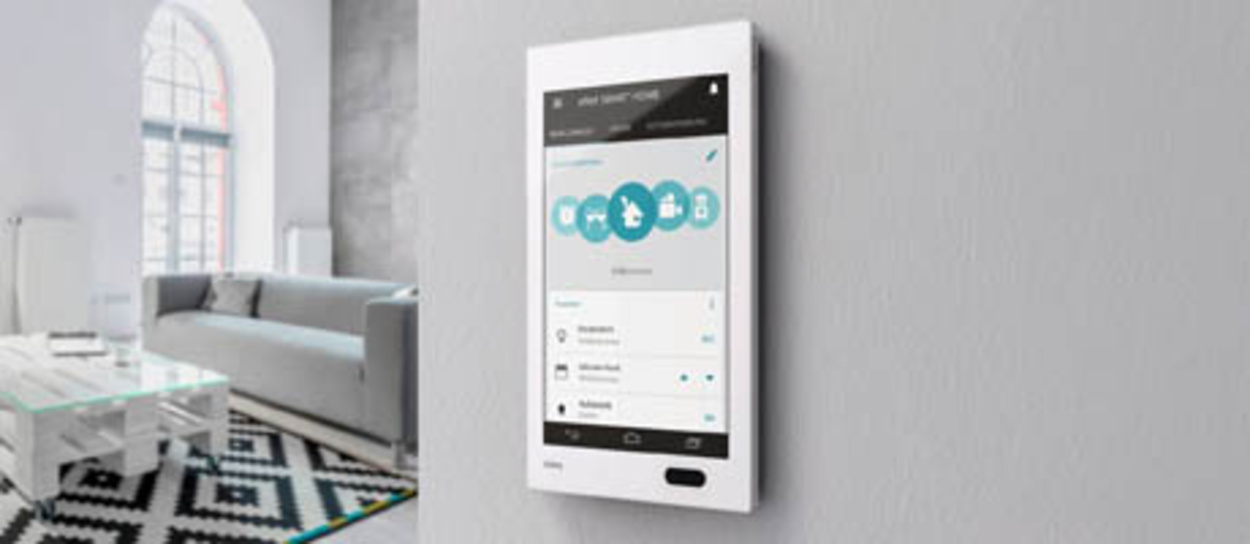 Bedienzentrale Gira G1 bei Elektro Stumpf GmbH in Neuenmarkt