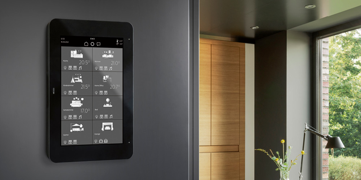 JUNG Smart Panel 8 bei Elektro Stumpf GmbH in Neuenmarkt