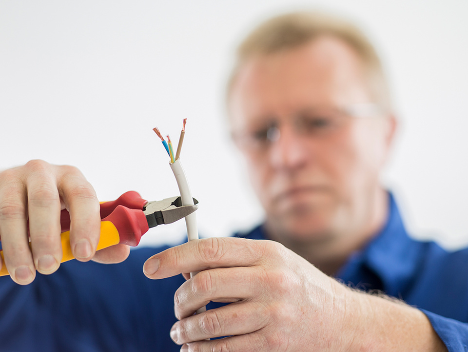 C F021729 bei Elektro Stumpf GmbH in Neuenmarkt