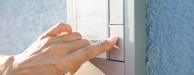 Sprech­anlagen bei Elektro Stumpf GmbH in Neuenmarkt