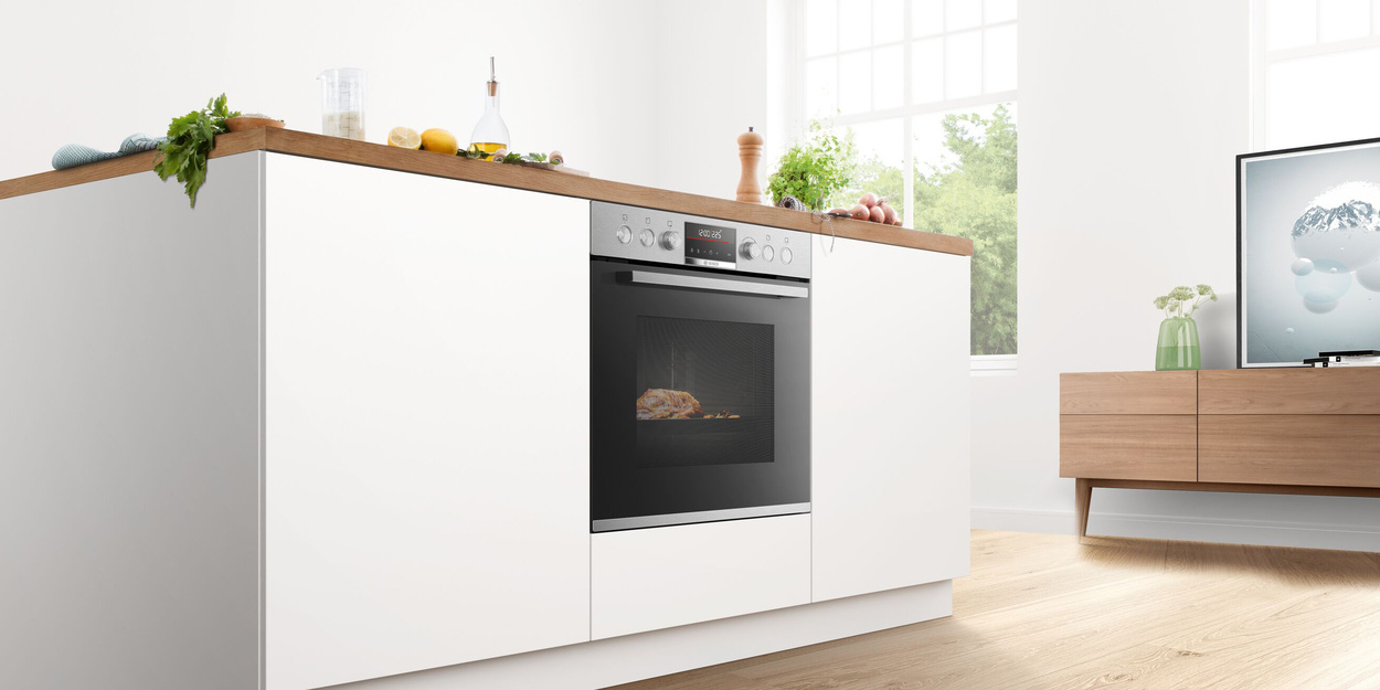 Backöfen und Herdsets bei Elektro Stumpf GmbH in Neuenmarkt